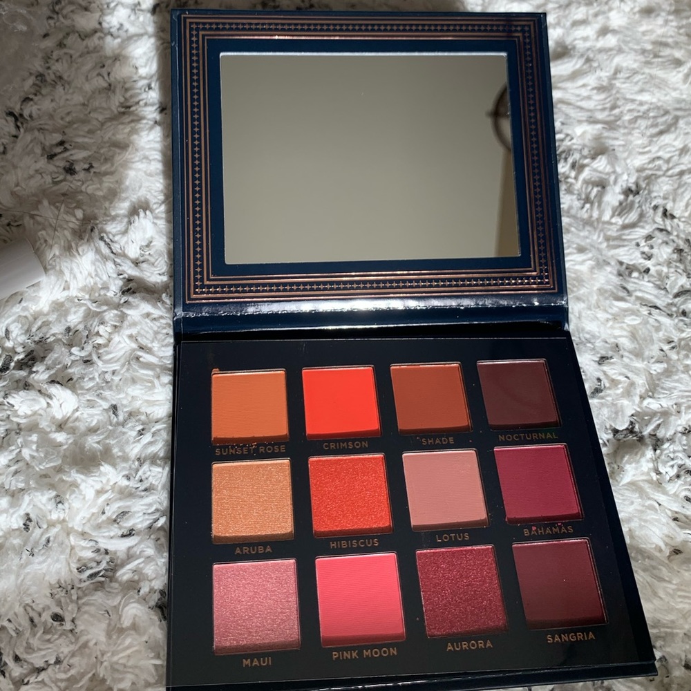 Ace Beaute Eyeshadow Palette